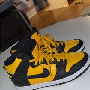 Nike Jordan 1 Yellow